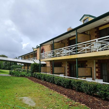The Manor Tamborine Mountain Hotel Exterior photo