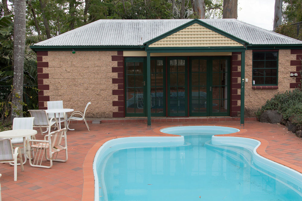 The Manor Tamborine Mountain Hotel Exterior photo