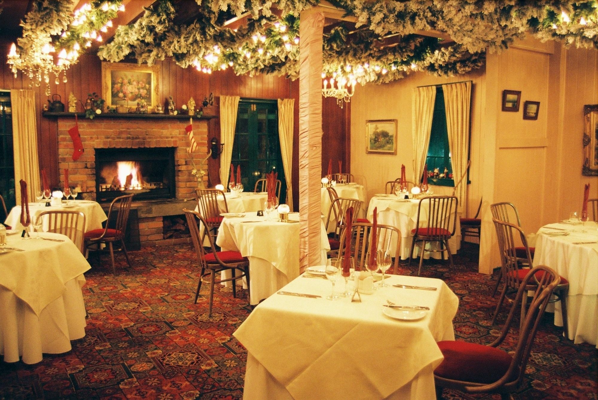 The Manor Tamborine Mountain Hotel Exterior photo